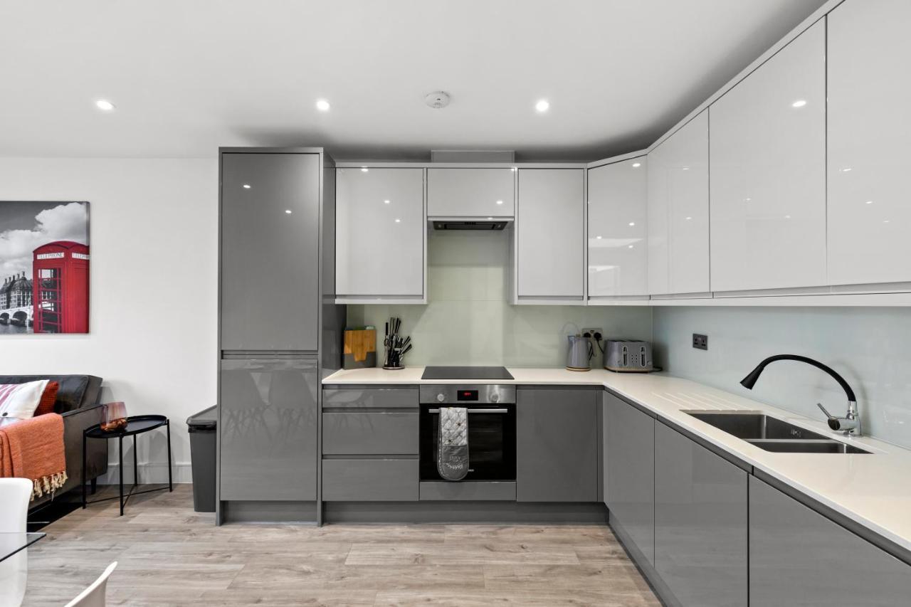 Star London Vivian Avenue 2-Bed Retreat With Garden Apartment The Hyde Exterior photo